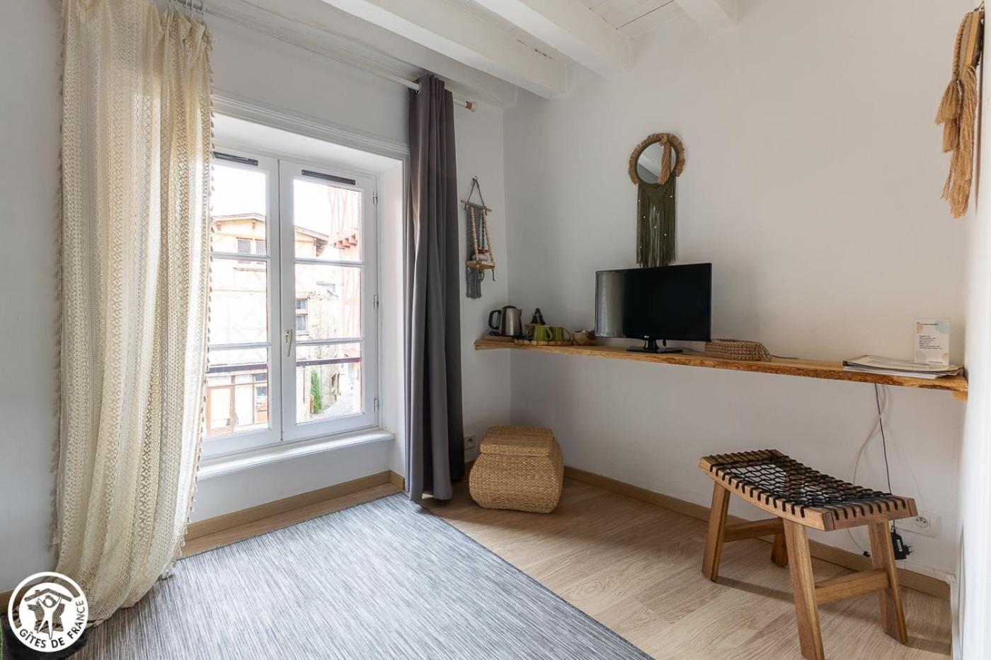 Le Logis D'Hestia Apartment Billom Exterior photo